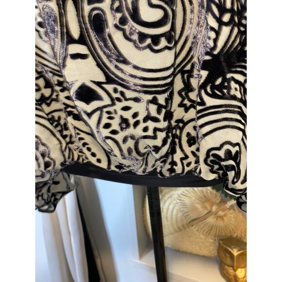 NWT Analili One Size Stunning Top Bland Adjustable Strap with Flowy Overlay - Picture 4 of 12